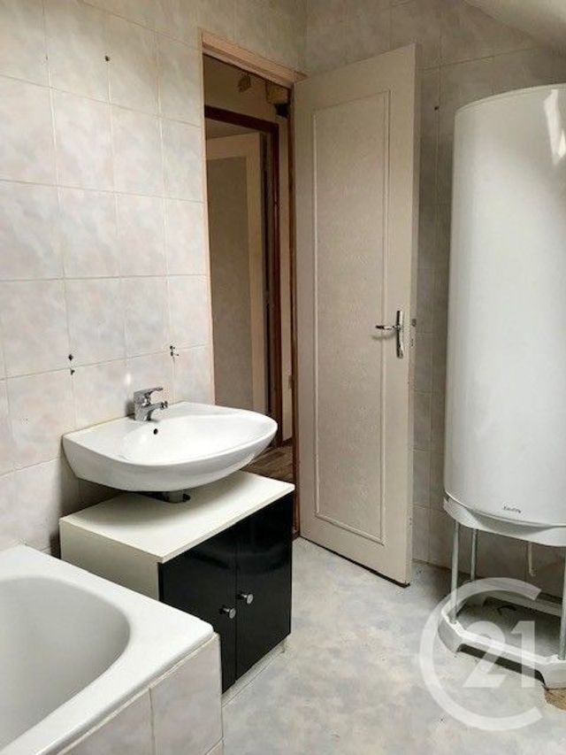 Maison &agrave; vendre - 5 pi&egrave;ces - 88,17 m2 - Sancoins - 18 - CENTRE