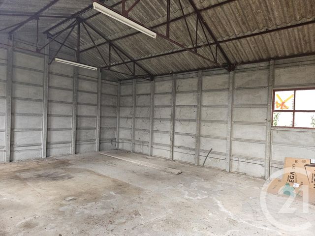 Parking à vendre - 300 m2 - St Pierre Le Moutier - 58 - BOURGOGNE