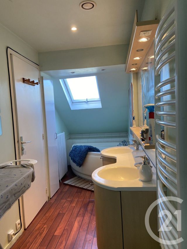 Maison &agrave; vendre - 5 pi&egrave;ces - 114 m2 - Le Chautay - 18 - CENTRE