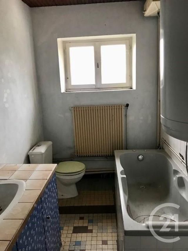 Maison à vendre - 8 pièces - 237,62 m2 - Blet - 18 - CENTRE