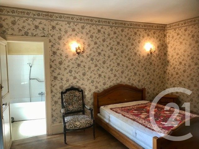 Maison &agrave; vendre - 11 pi&egrave;ces - 233,23 m2 - Blet - 18 - CENTRE