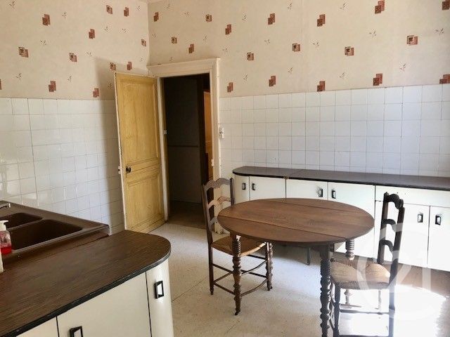 Maison &agrave; vendre - 11 pi&egrave;ces - 233,23 m2 - Blet - 18 - CENTRE
