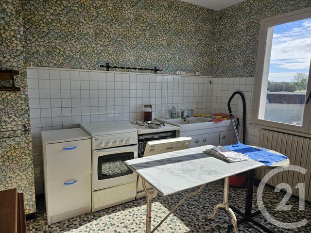 Maison &agrave; vendre - 3 pi&egrave;ces - 95 m2 - St Pierre Le Moutier - 58 - BOURGOGNE