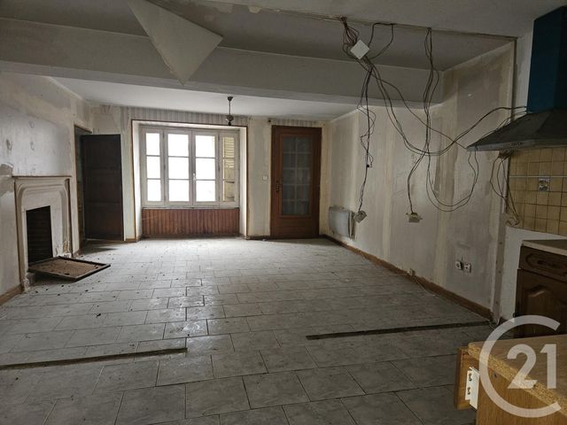 Maison &agrave; vendre - 3 pi&egrave;ces - 113 m2 - St Pierre Le Moutier - 58 - BOURGOGNE