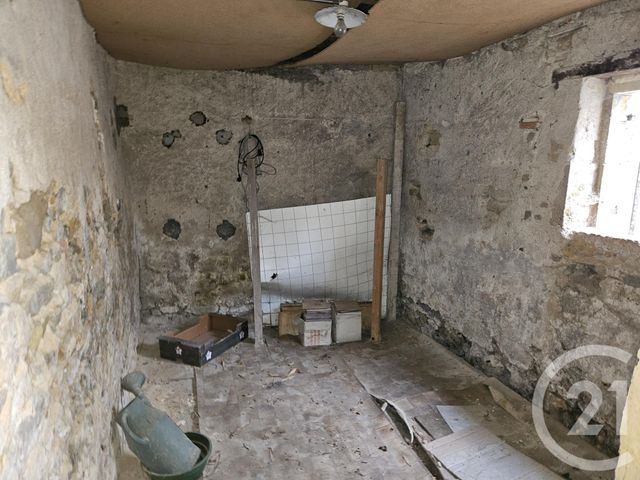 Maison &agrave; vendre - 3 pi&egrave;ces - 122 m2 - St Pierre Le Moutier - 58 - BOURGOGNE