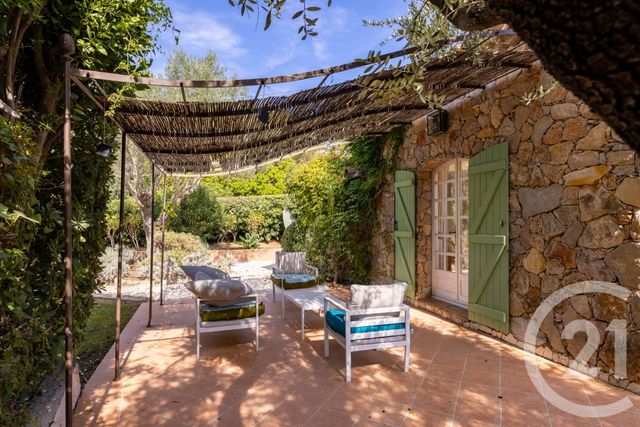 Maison &agrave; vendre - 7 pi&egrave;ces - 221 m2 - Ste Maxime - 83 - PROVENCE-ALPES-COTE-D-AZUR