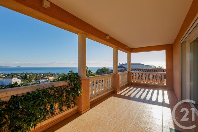 Maison &agrave; vendre - 6 pi&egrave;ces - 220 m2 - Roquebrune Sur Argens - 83 - PROVENCE-ALPES-COTE-D-AZUR