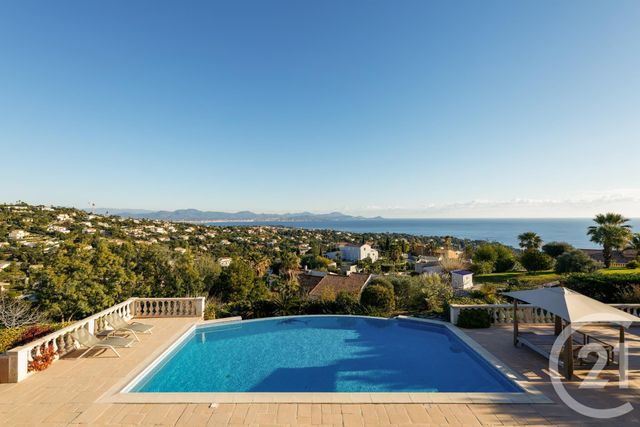 Maison &agrave; vendre - 6 pi&egrave;ces - 220 m2 - Roquebrune Sur Argens - 83 - PROVENCE-ALPES-COTE-D-AZUR