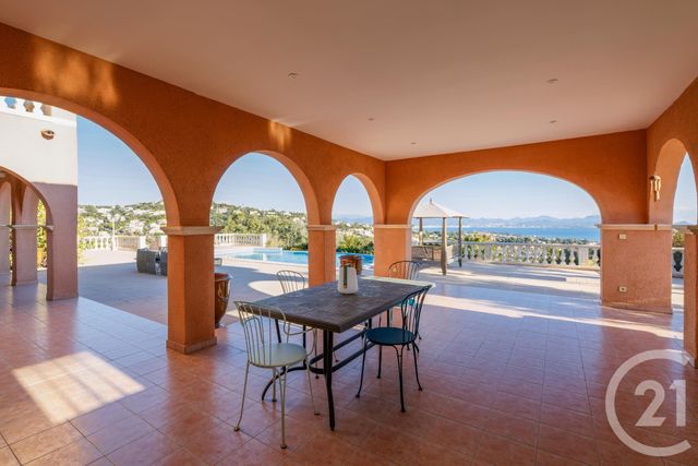 Maison &agrave; vendre - 6 pi&egrave;ces - 220 m2 - Roquebrune Sur Argens - 83 - PROVENCE-ALPES-COTE-D-AZUR