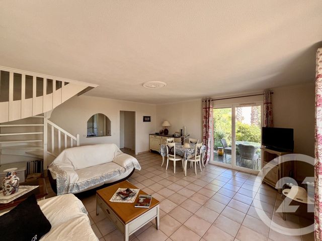 Maison &agrave; vendre - 5 pi&egrave;ces - 71,11 m2 - Roquebrune Sur Argens - 83 - PROVENCE-ALPES-COTE-D-AZUR