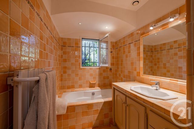 Maison &agrave; vendre - 5 pi&egrave;ces - 140 m2 - Ste Maxime - 83 - PROVENCE-ALPES-COTE-D-AZUR