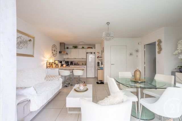Appartement F2 &agrave; vendre - 2 pi&egrave;ces - 54,77 m2 - St Raphael - 83 - PROVENCE-ALPES-COTE-D-AZUR
