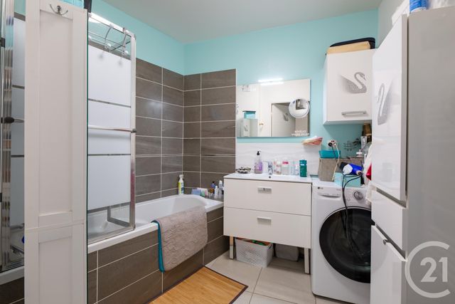 Appartement F2 &agrave; vendre - 2 pi&egrave;ces - 54,77 m2 - St Raphael - 83 - PROVENCE-ALPES-COTE-D-AZUR