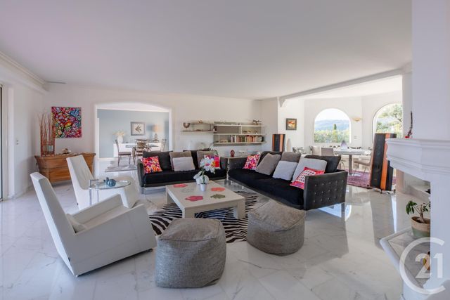 Maison &agrave; vendre - 6 pi&egrave;ces - 220 m2 - Roquebrune Sur Argens - 83 - PROVENCE-ALPES-COTE-D-AZUR