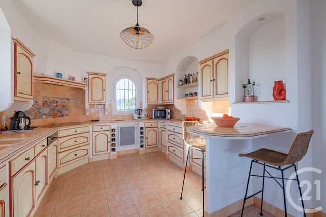 Maison &agrave; vendre - 6 pi&egrave;ces - 220 m2 - Roquebrune Sur Argens - 83 - PROVENCE-ALPES-COTE-D-AZUR