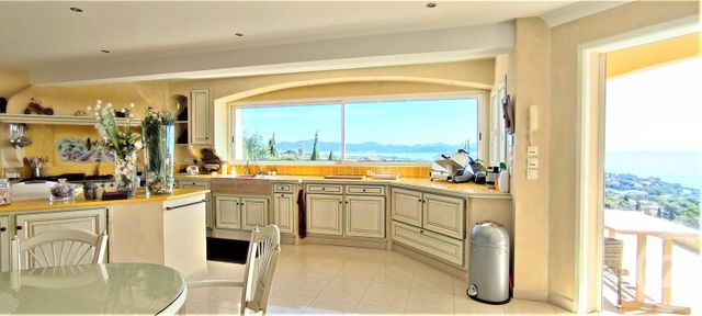 Maison &agrave; vendre - 8 pi&egrave;ces - 330 m2 - Roquebrune Sur Argens - 83 - PROVENCE-ALPES-COTE-D-AZUR