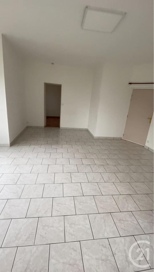 Appartement F4 à louer - 4 pièces - 80 m2 - Peronne - 80 - PICARDIE