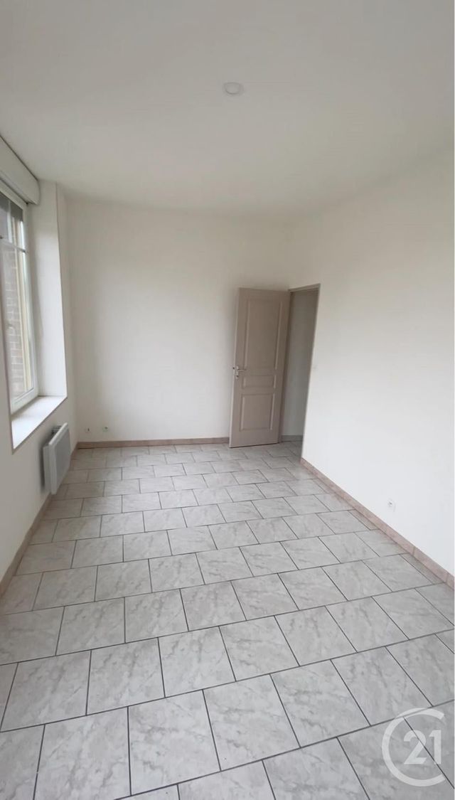 Appartement F4 à louer - 4 pièces - 80 m2 - Peronne - 80 - PICARDIE