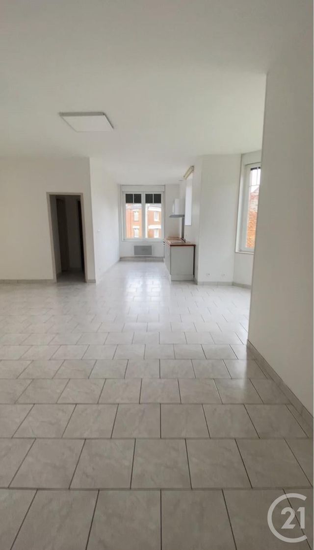 Appartement F4 à louer - 4 pièces - 80 m2 - Peronne - 80 - PICARDIE