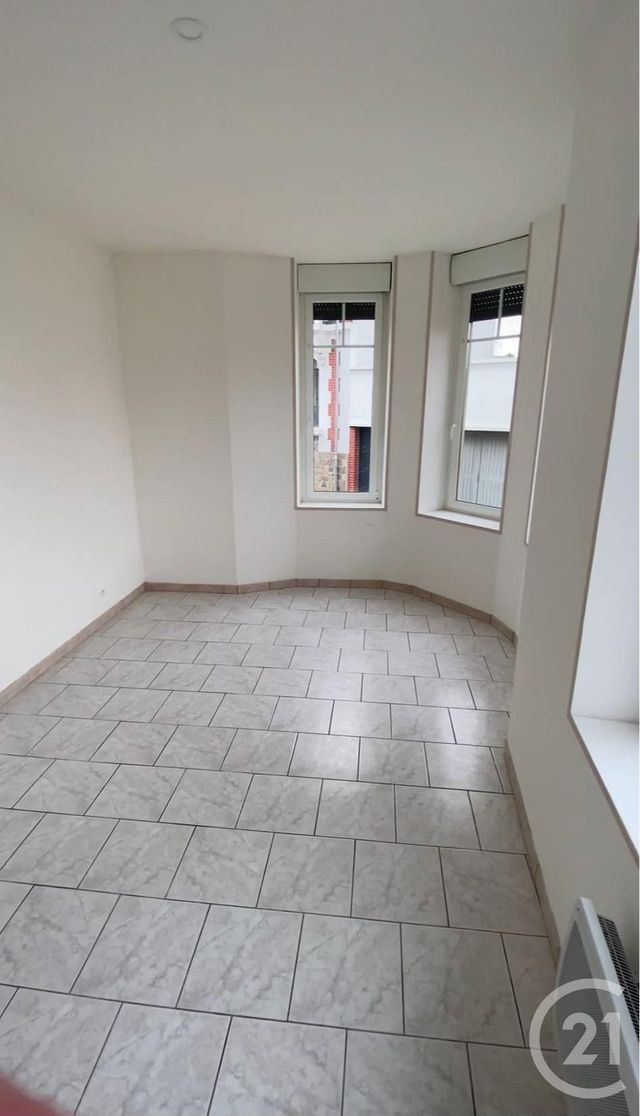 Appartement F4 à louer - 4 pièces - 80 m2 - Peronne - 80 - PICARDIE
