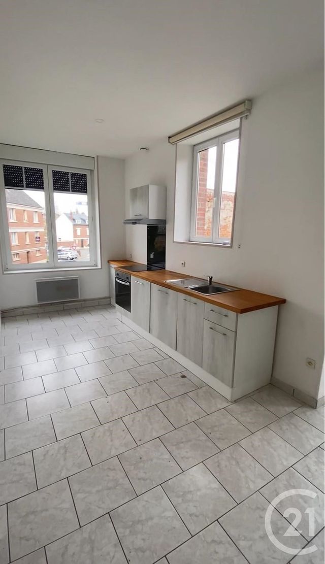 Appartement F4 à louer - 4 pièces - 80 m2 - Peronne - 80 - PICARDIE