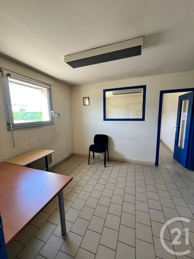 Local commercial à louer - 100.0 m2 - 80 - Somme