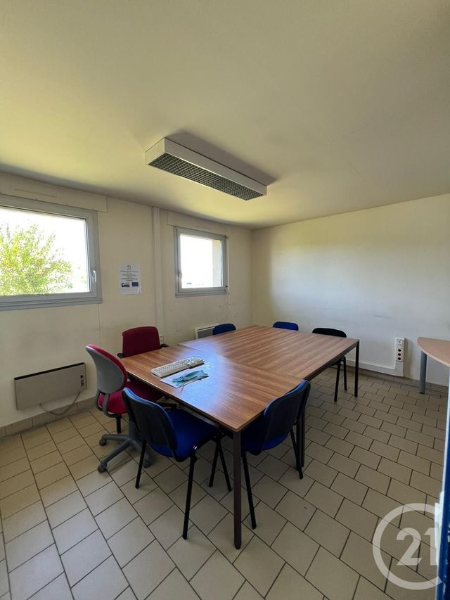 Local commercial à louer - 100.0 m2 - 80 - Somme