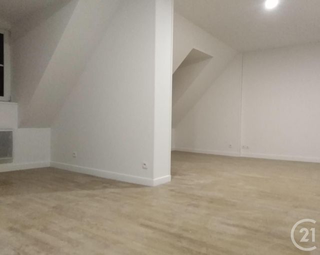 Appartement F2 &agrave; louer - 2 pi&egrave;ces - 54,70 m2 - Peronne - 80 - PICARDIE