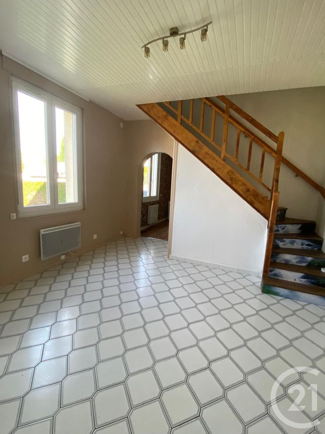 Maison &agrave; louer - 3 pi&egrave;ces - 67,63 m2 - Gauchy - 02 - PICARDIE