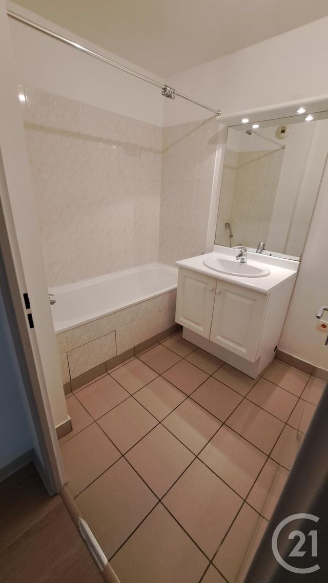 Appartement F3 &agrave; louer - 3 pi&egrave;ces - 65,54 m2 - Margny Les Compiegne - 60 - PICARDIE