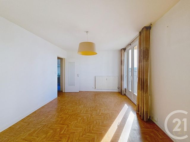 Appartement F3 &agrave; louer - 3 pi&egrave;ces - 68,30 m2 - Compiegne - 60 - PICARDIE
