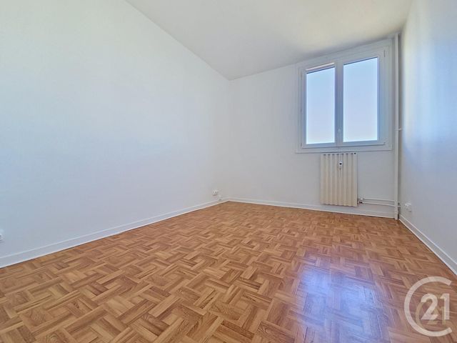 Appartement F3 &agrave; louer - 3 pi&egrave;ces - 68,30 m2 - Compiegne - 60 - PICARDIE
