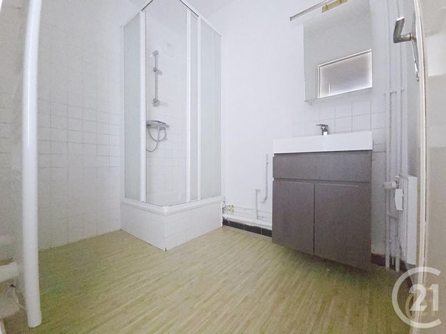 Appartement F3 &agrave; louer - 3 pi&egrave;ces - 68,30 m2 - Compiegne - 60 - PICARDIE