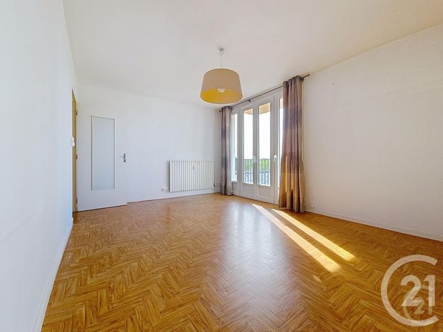 Appartement F3 &agrave; louer - 3 pi&egrave;ces - 68,30 m2 - Compiegne - 60 - PICARDIE