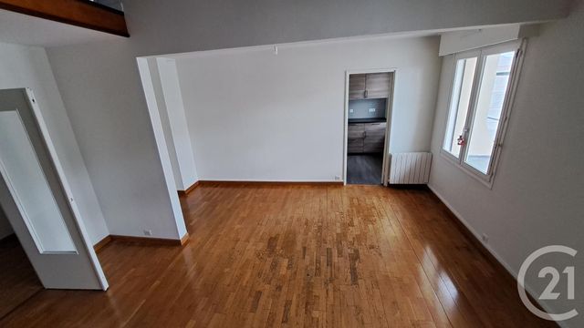 Appartement F4 &agrave; louer - 4 pi&egrave;ces - 84,21 m2 - Compiegne - 60 - PICARDIE