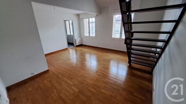 Appartement F4 &agrave; louer - 4 pi&egrave;ces - 84,21 m2 - Compiegne - 60 - PICARDIE