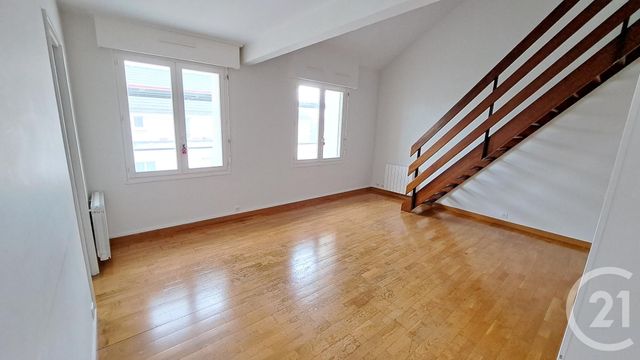 Appartement F4 &agrave; louer - 4 pi&egrave;ces - 84,21 m2 - Compiegne - 60 - PICARDIE