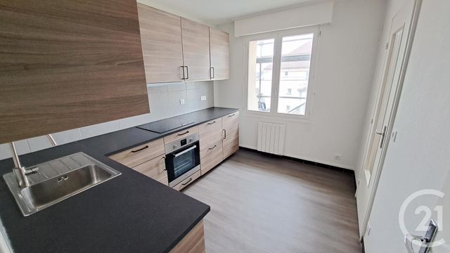 Appartement F4 &agrave; louer - 4 pi&egrave;ces - 84,21 m2 - Compiegne - 60 - PICARDIE