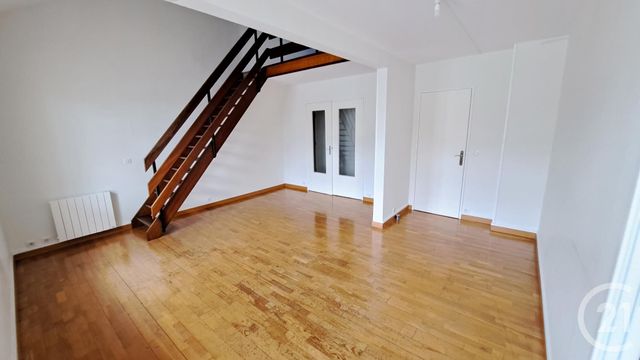 Appartement F4 &agrave; louer - 4 pi&egrave;ces - 84,21 m2 - Compiegne - 60 - PICARDIE