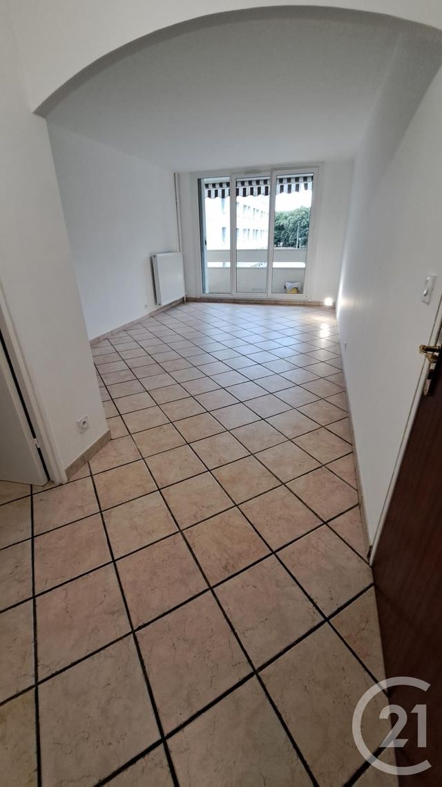 Appartement F3 &agrave; louer - 3 pi&egrave;ces - 67,44 m2 - Compiegne - 60 - PICARDIE