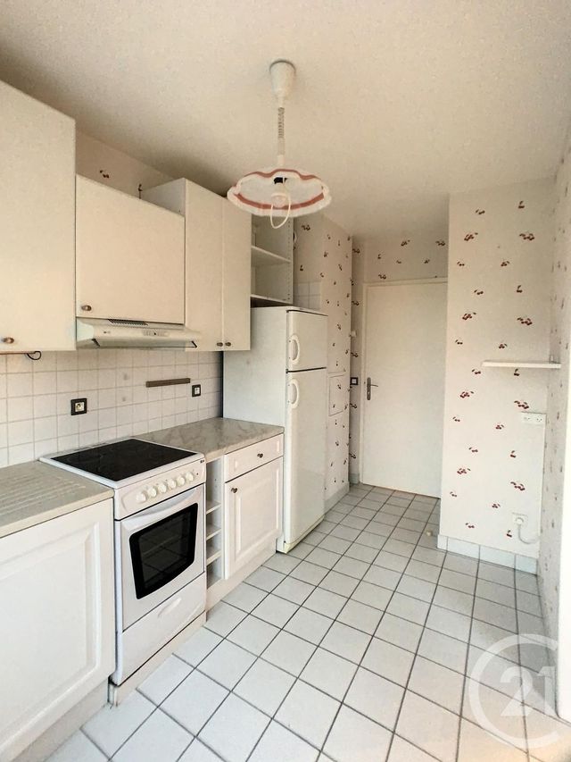 Appartement F3 &agrave; louer - 3 pi&egrave;ces - 64 m2 - Compiegne - 60 - PICARDIE