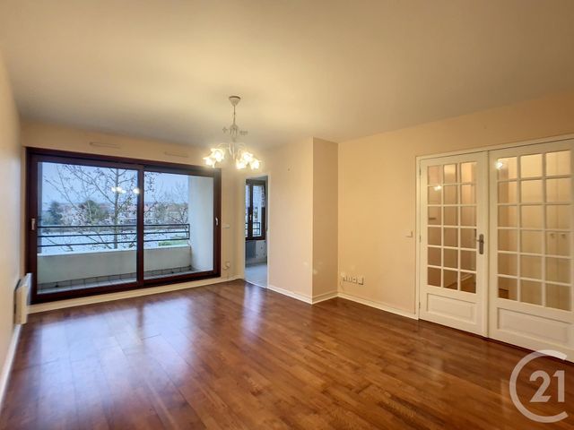 Appartement F3 &agrave; louer - 3 pi&egrave;ces - 64 m2 - Compiegne - 60 - PICARDIE