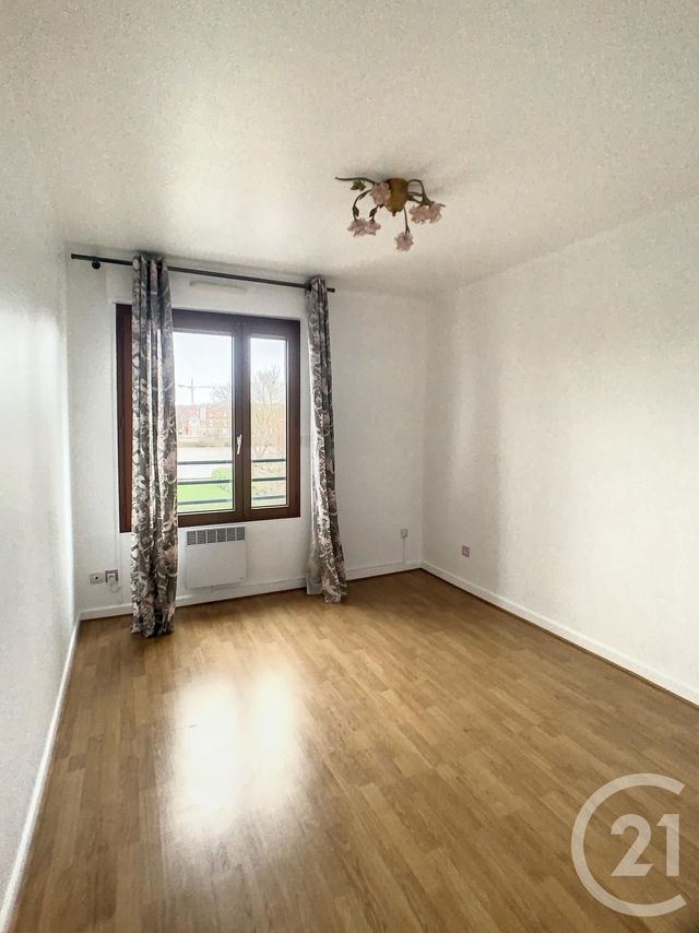 Appartement F3 &agrave; louer - 3 pi&egrave;ces - 64 m2 - Compiegne - 60 - PICARDIE