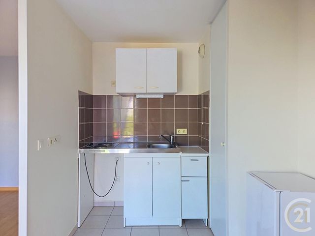 Appartement F1 &agrave; louer - 1 pi&egrave;ce - 27,68 m2 - Compiegne - 60 - PICARDIE