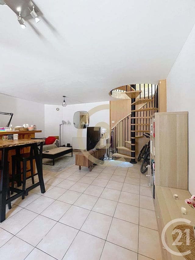 Appartement F2 &agrave; louer - 2 pi&egrave;ces - 60,01 m2 - Jaux - 60 - PICARDIE