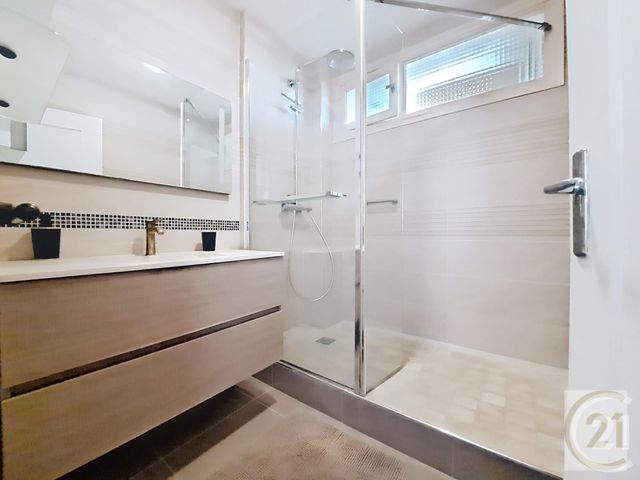 Appartement F4 &agrave; louer - 4 pi&egrave;ces - 84 m2 - Compiegne - 60 - PICARDIE