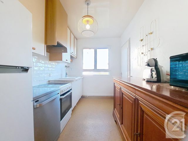 Appartement F4 &agrave; louer - 4 pi&egrave;ces - 84 m2 - Compiegne - 60 - PICARDIE