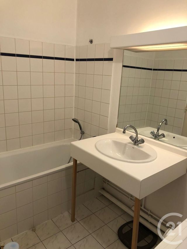 Appartement F2 &agrave; louer - 2 pi&egrave;ces - 46,14 m2 - Margny Les Compiegne - 60 - PICARDIE