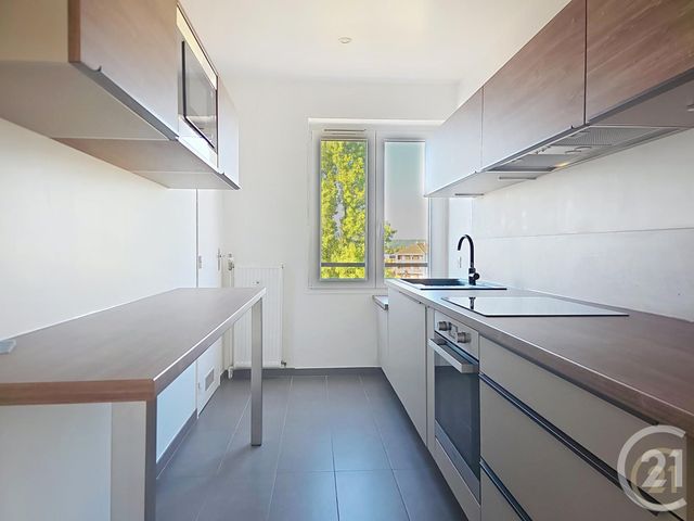 Appartement F3 &agrave; louer - 3 pi&egrave;ces - 62,76 m2 - Compiegne - 60 - PICARDIE