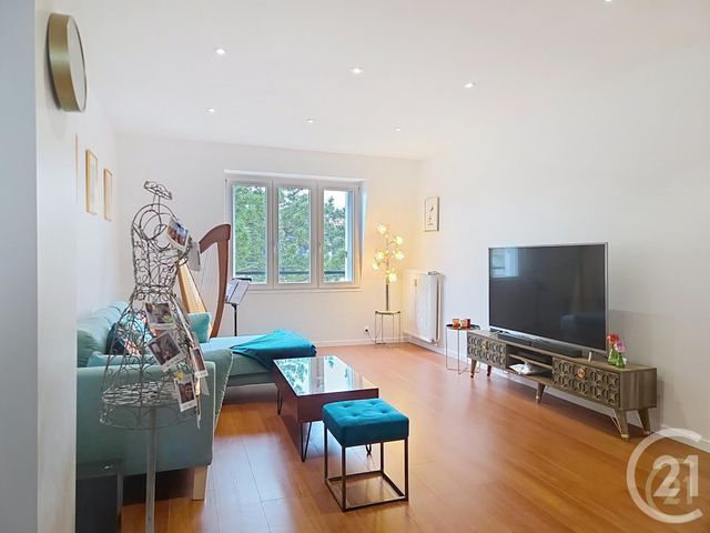 Appartement F3 &agrave; louer - 3 pi&egrave;ces - 62,76 m2 - Compiegne - 60 - PICARDIE